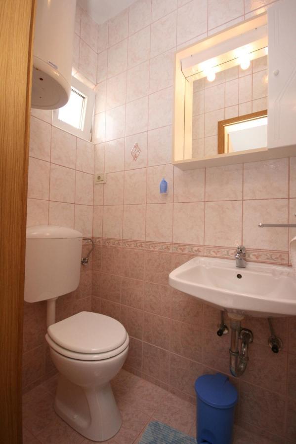 Apartment Stara Novalja 6301B Buitenkant foto