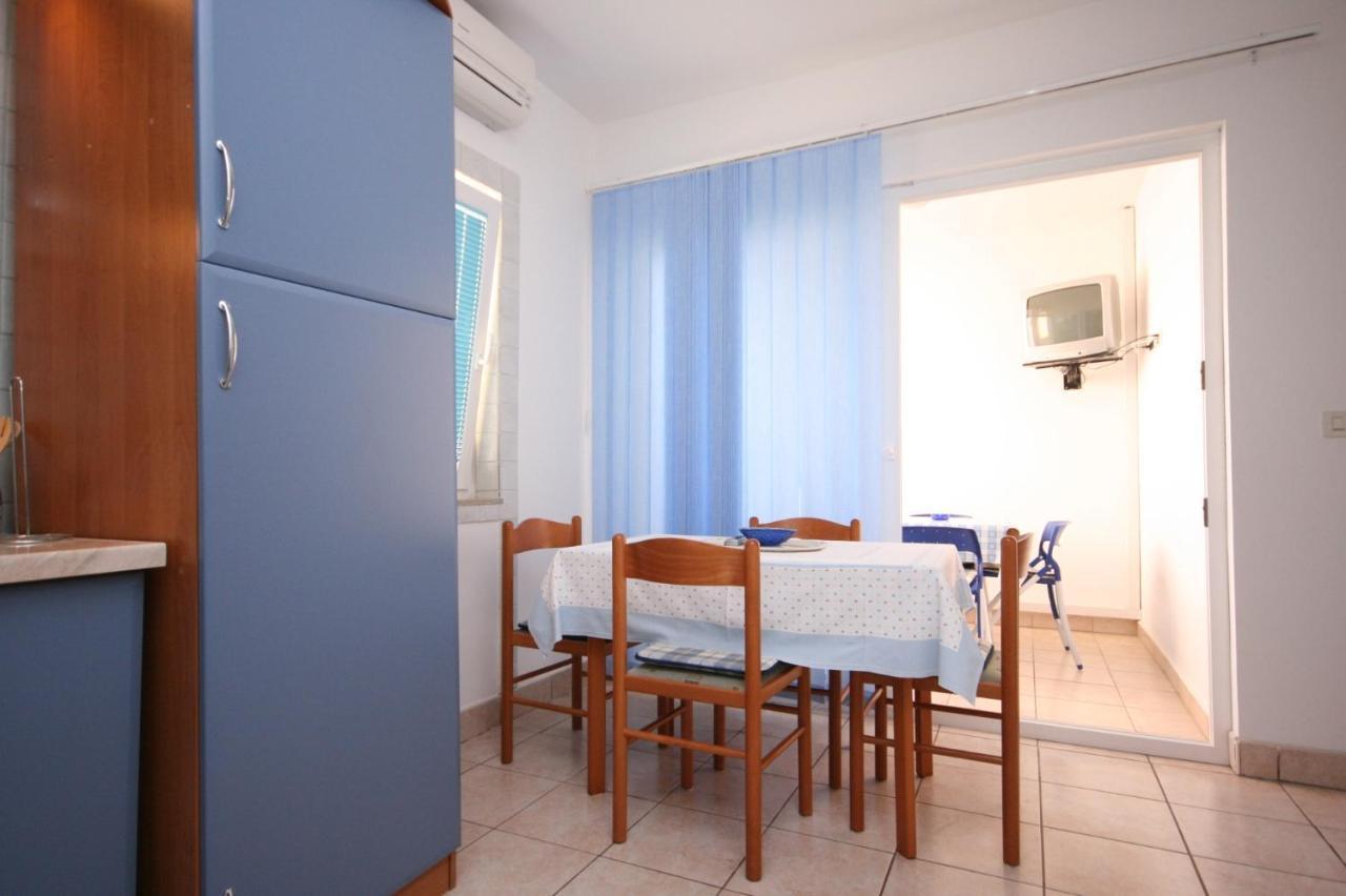 Apartment Stara Novalja 6301B Buitenkant foto